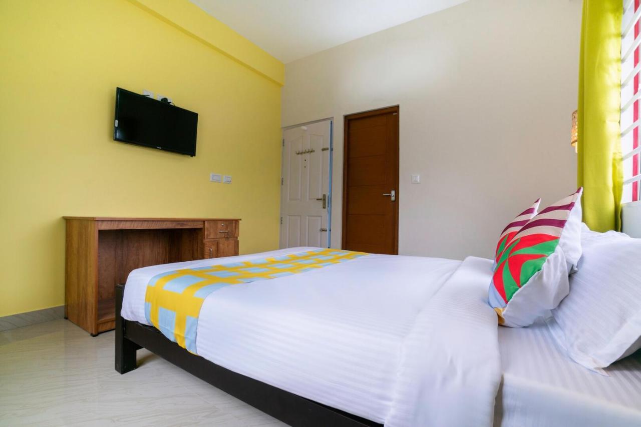 Dreamz Airport Residency Cochin Hotel Nedumbassery Bagian luar foto